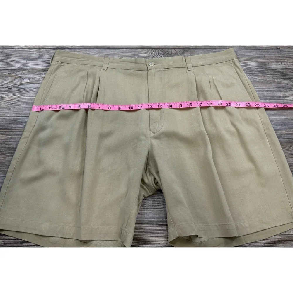 Tommy Bahama Silk‎ Blend Beige Pleated Shorts Size 40 Golf Resort Wear Preppy